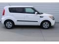 2013 Clear White Kia Soul 1.6  photo #10