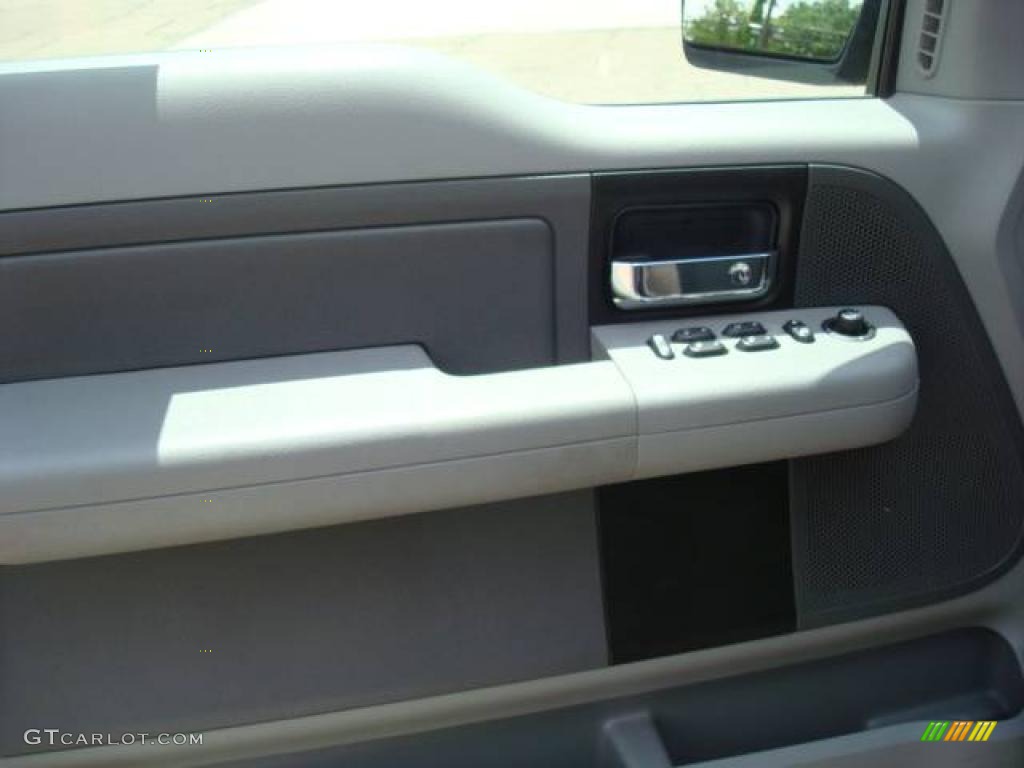 2005 F150 XLT SuperCab 4x4 - Black / Medium Flint Grey photo #13