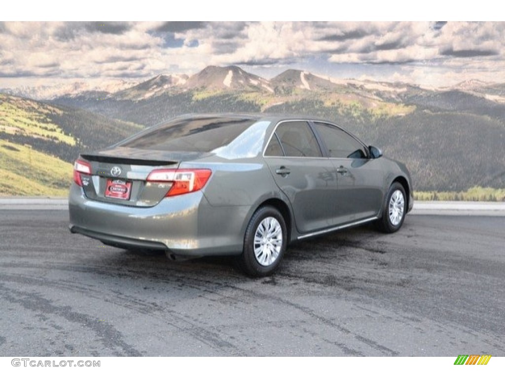 2014 Camry LE - Cypress Pearl / Ivory photo #3
