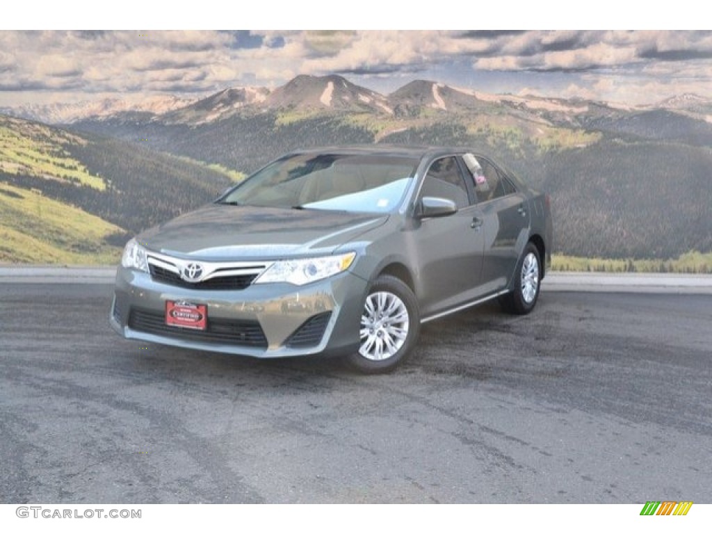 2014 Camry LE - Cypress Pearl / Ivory photo #5
