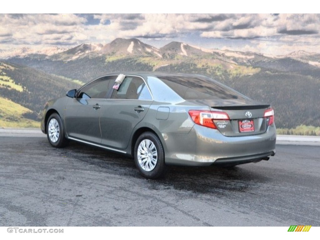 2014 Camry LE - Cypress Pearl / Ivory photo #8