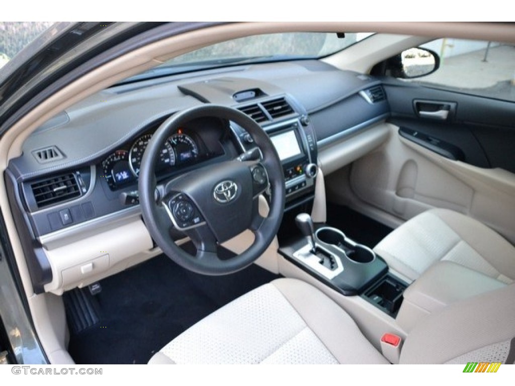 2014 Camry LE - Cypress Pearl / Ivory photo #10