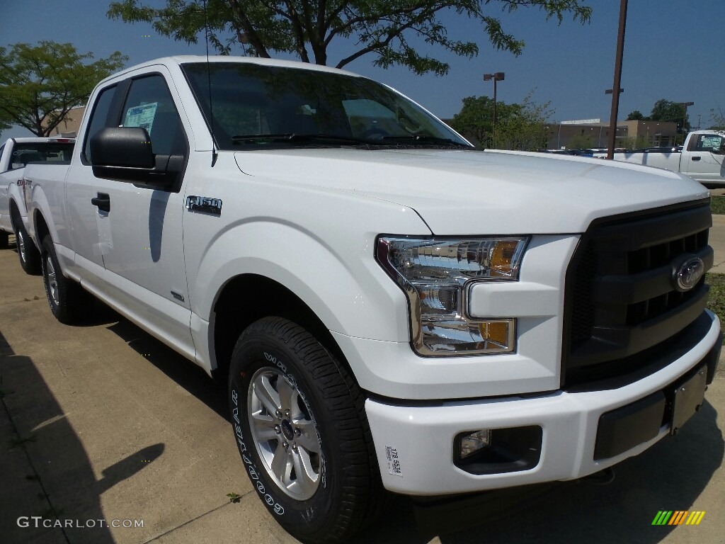 2017 F150 XL SuperCab 4x4 - Oxford White / Earth Gray photo #1