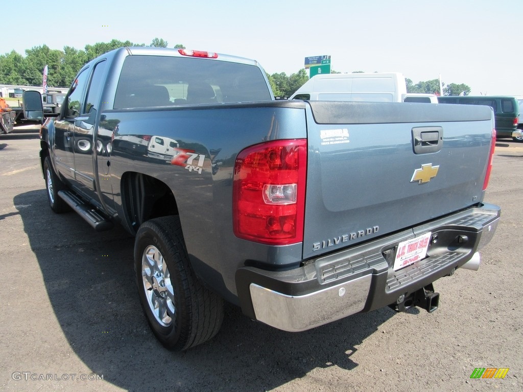 2011 Silverado 2500HD LT Extended Cab 4x4 - Imperial Blue Metallic / Ebony photo #3