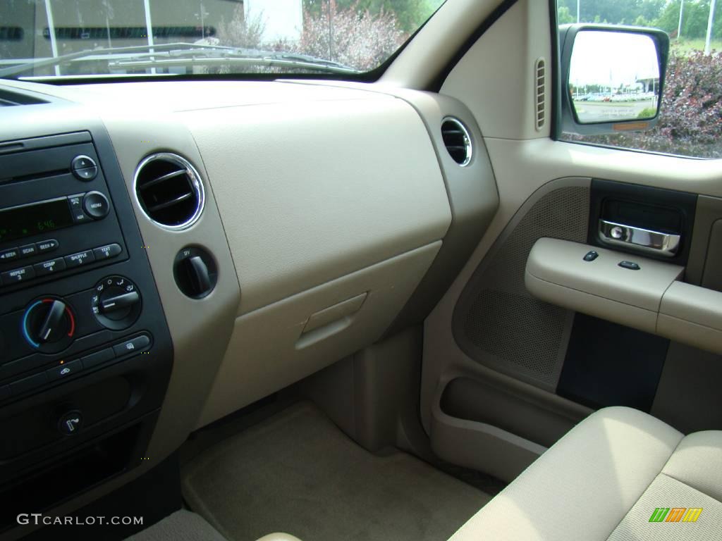 2006 F150 XLT SuperCab - Oxford White / Tan photo #17