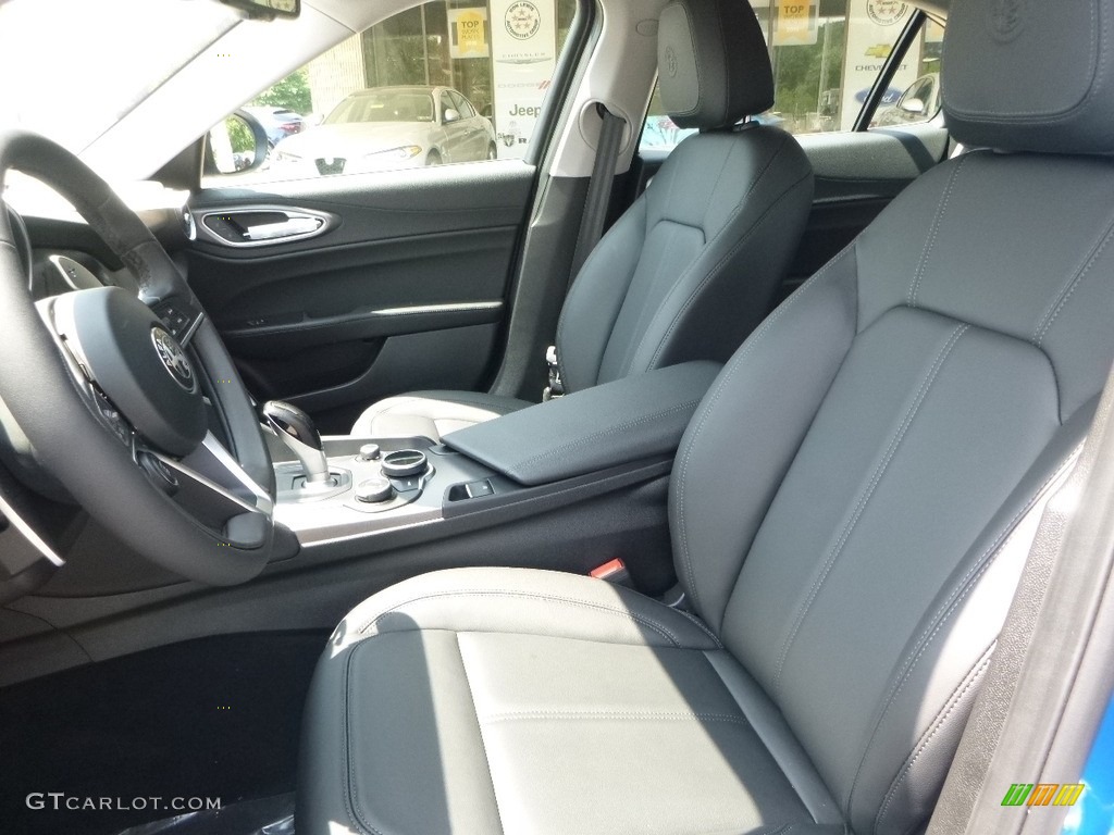 Black Interior 2017 Alfa Romeo Giulia AWD Photo #121745129