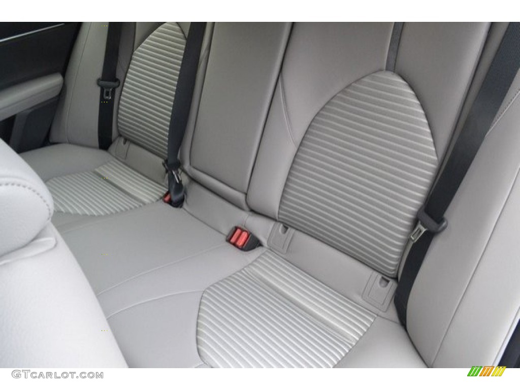 2018 Toyota Camry SE Rear Seat Photo #121746084