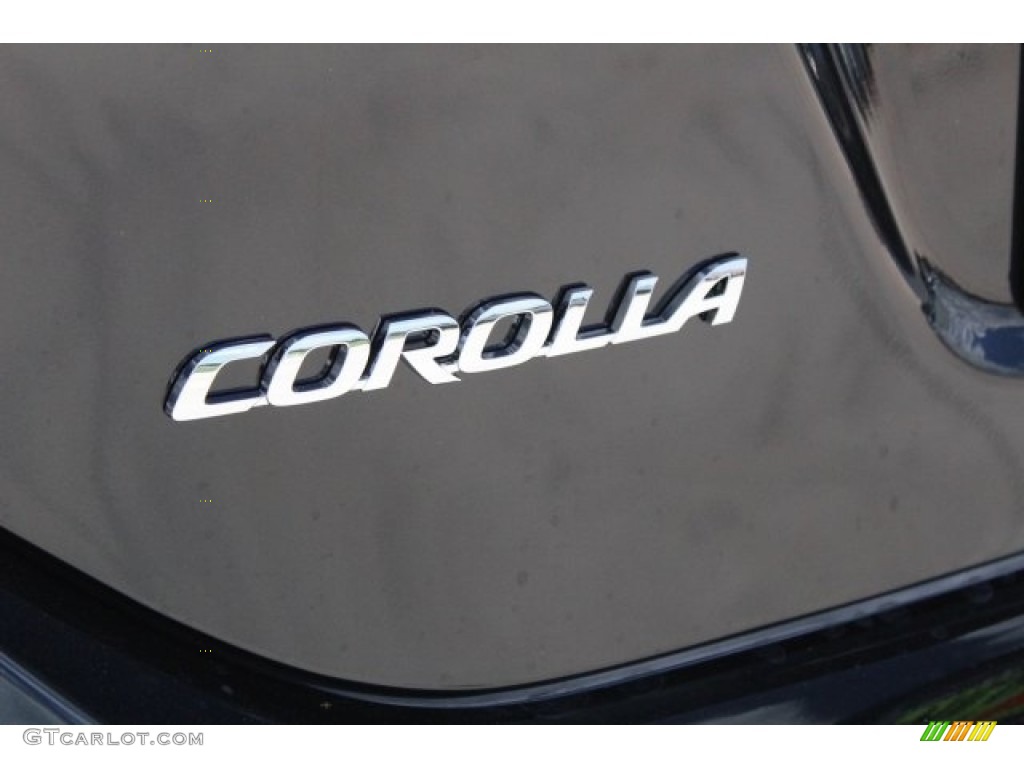 2017 Corolla LE - Black Sand Pearl / 50th Anniversary Black/Black Cherry Stitching photo #8