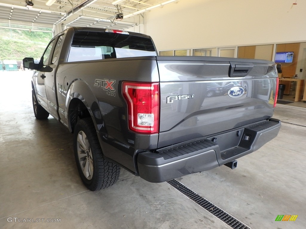 2017 F150 XL SuperCab 4x4 - Magnetic / Black photo #3