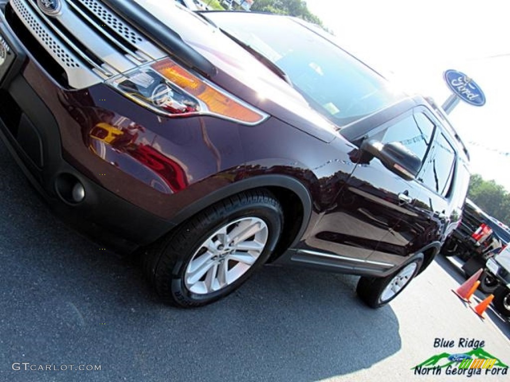 2011 Explorer XLT 4WD - Bordeaux Reserve Red Metallic / Medium Light Stone photo #36