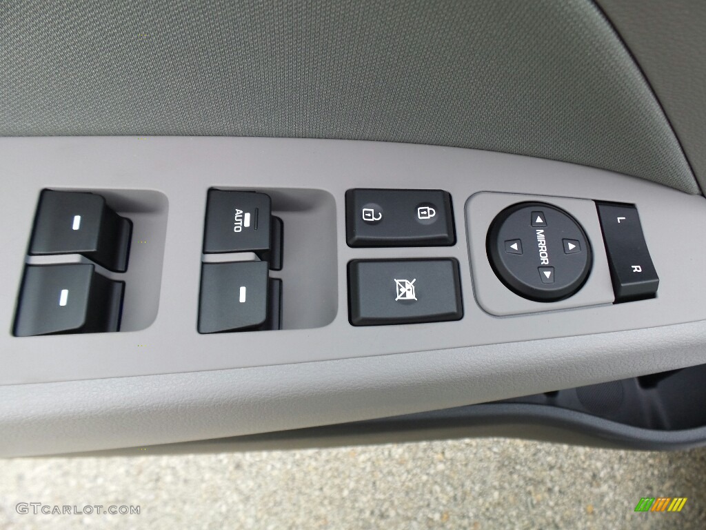 2018 Hyundai Elantra Value Edition Controls Photo #121752781