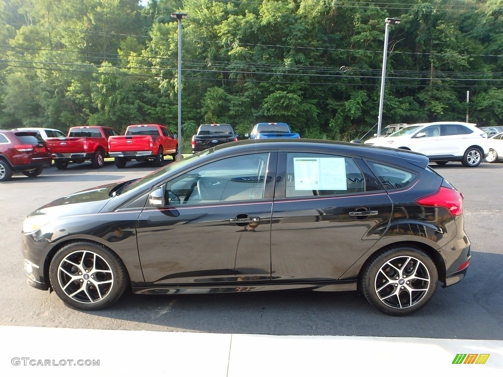 2015 Focus SE Hatchback - Tuxedo Black Metallic / Charcoal Black photo #6