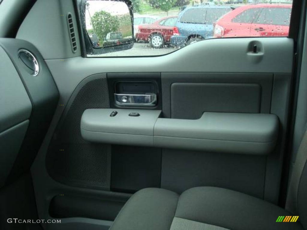 2006 F150 XLT Regular Cab - Medium Wedgewood Blue Metallic / Medium/Dark Flint photo #16