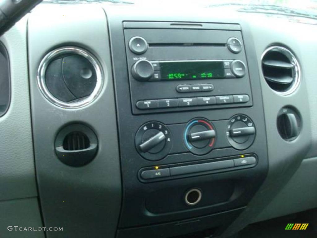 2006 F150 XLT Regular Cab - Medium Wedgewood Blue Metallic / Medium/Dark Flint photo #18