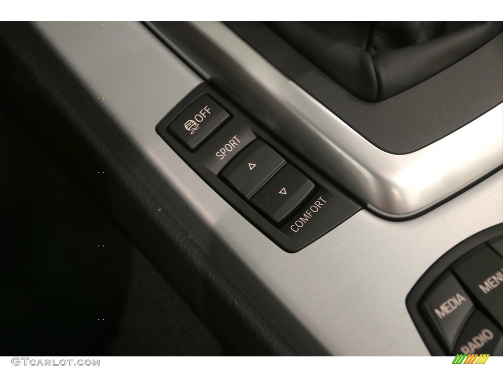 2016 BMW Z4 sDrive35is Controls Photo #121757737