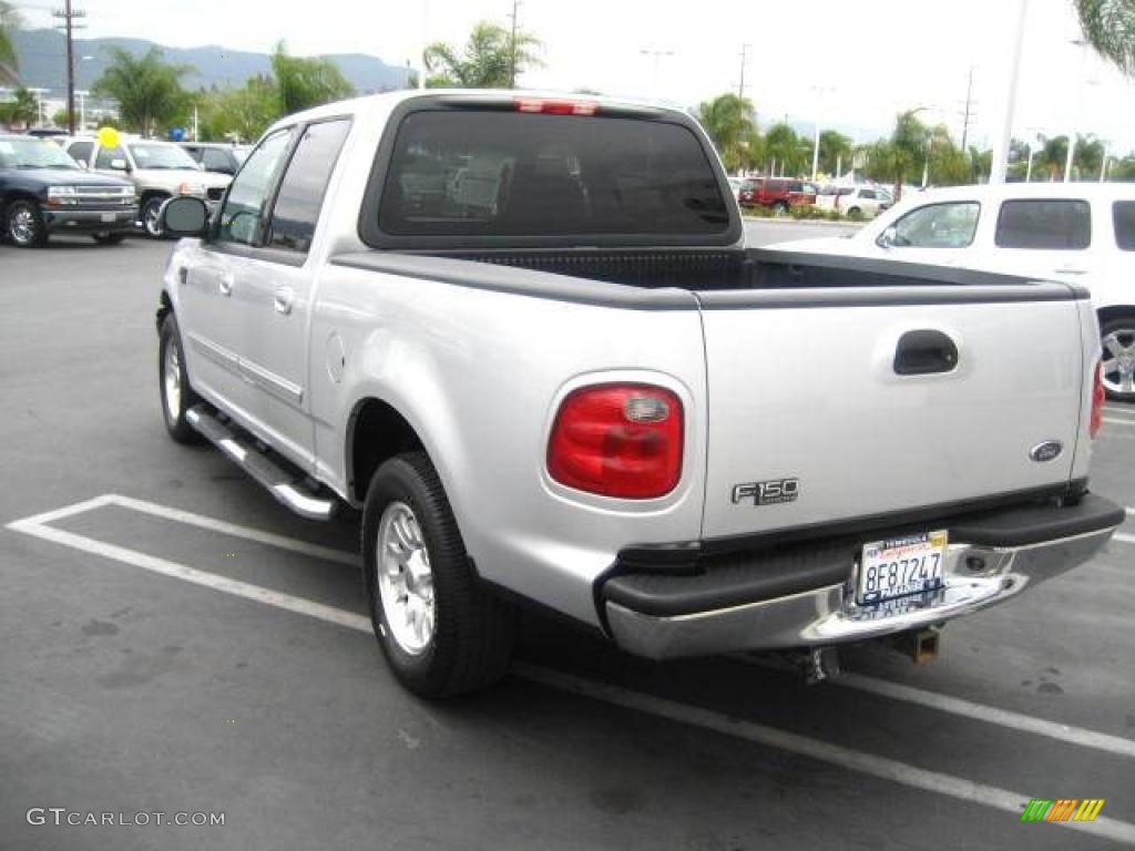 2002 F150 XLT SuperCrew - Silver Metallic / Medium Graphite photo #2