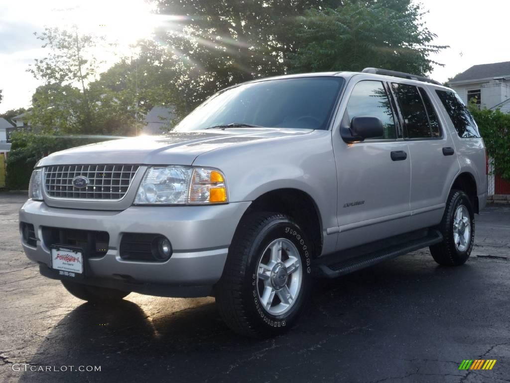 2004 Explorer XLT 4x4 - Silver Birch Metallic / Graphite photo #1