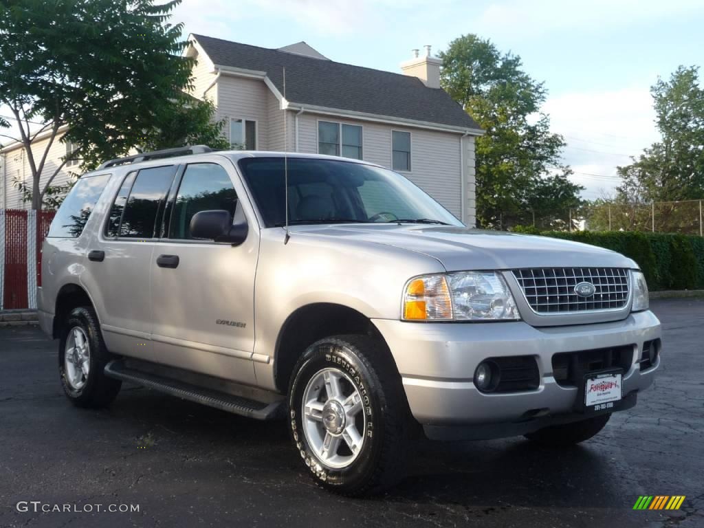 2004 Explorer XLT 4x4 - Silver Birch Metallic / Graphite photo #2