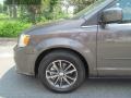 Granite - Grand Caravan SXT Photo No. 14