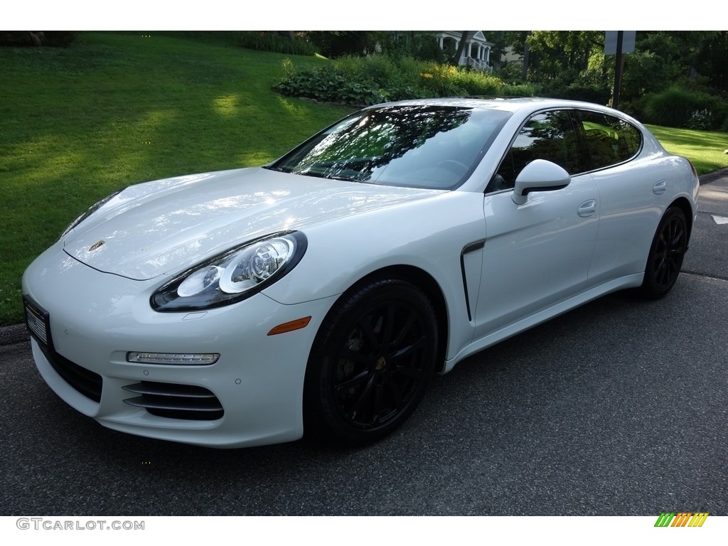 White Porsche Panamera