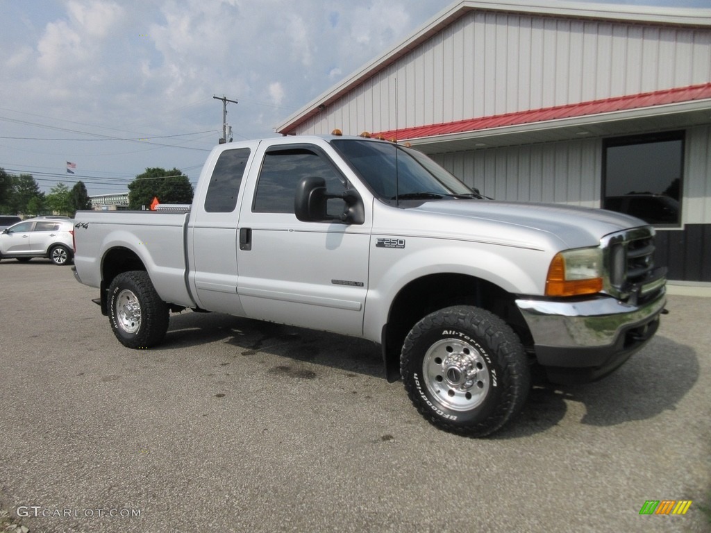 2001 F250 Super Duty XLT SuperCab 4x4 - Silver Metallic / Medium Graphite photo #2