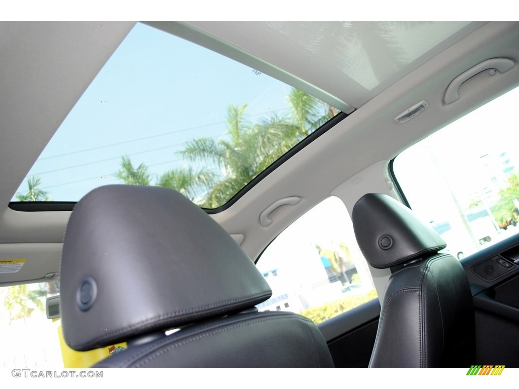2017 Volkswagen Tiguan Sport Sunroof Photos
