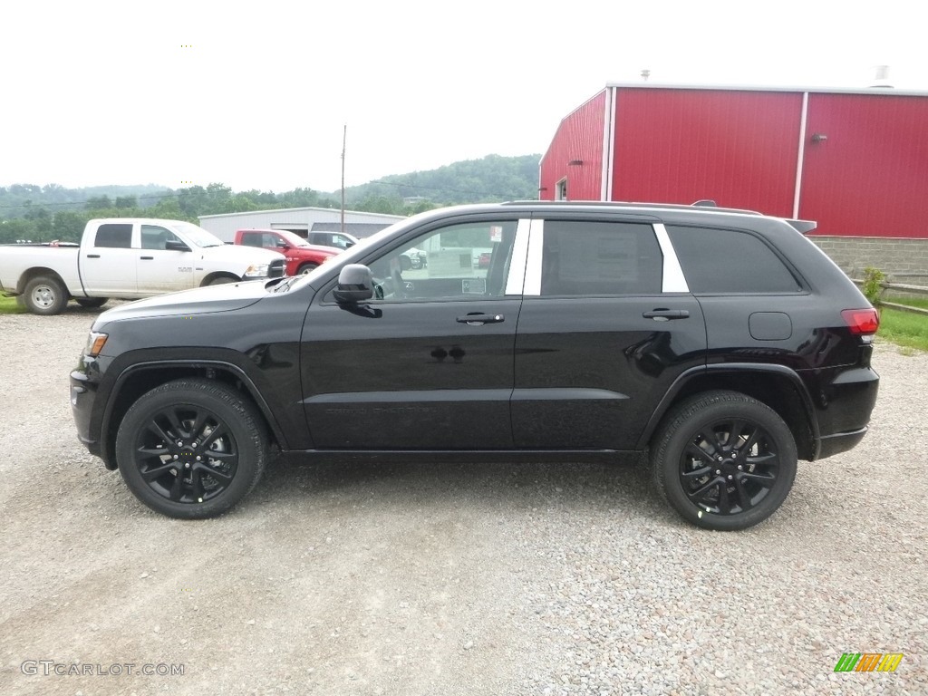 2017 Grand Cherokee Laredo 4x4 - Diamond Black Crystal Pearl / Black photo #2