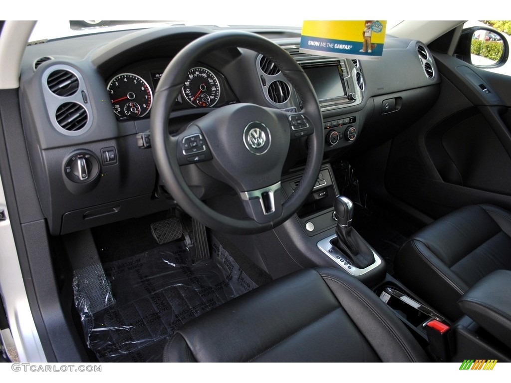 2017 Volkswagen Tiguan Sport Charcoal Dashboard Photo #121783512