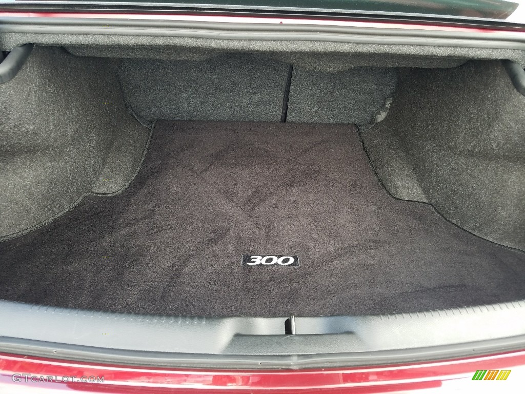 2017 300 C - Velvet Red / Black photo #19