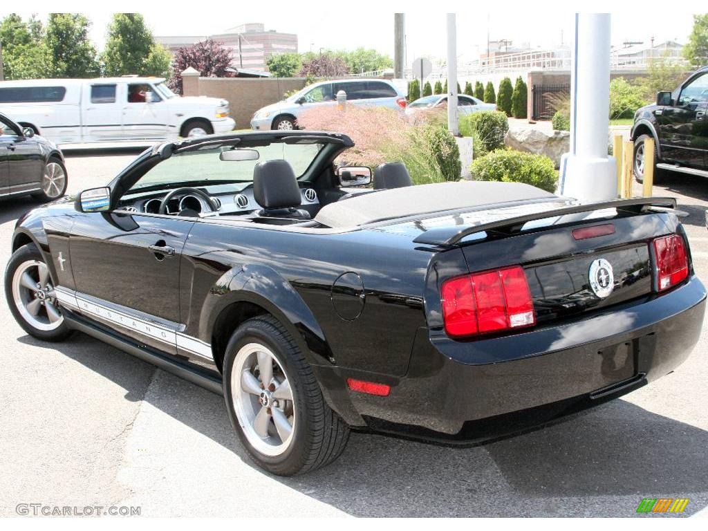 2006 Mustang V6 Premium Convertible - Black / Black photo #20