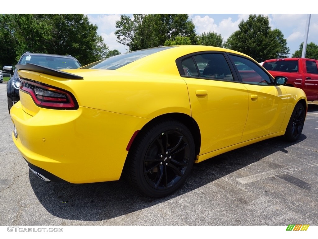 2017 Charger SE - Yellow Jacket / Black photo #3