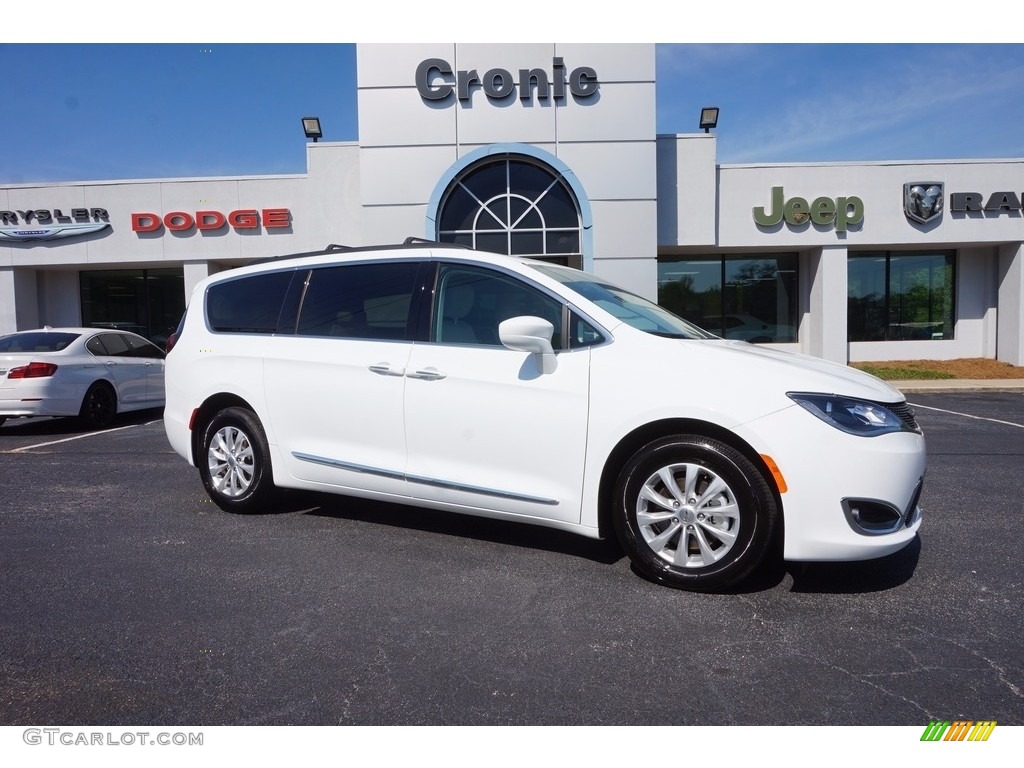 Bright White Chrysler Pacifica