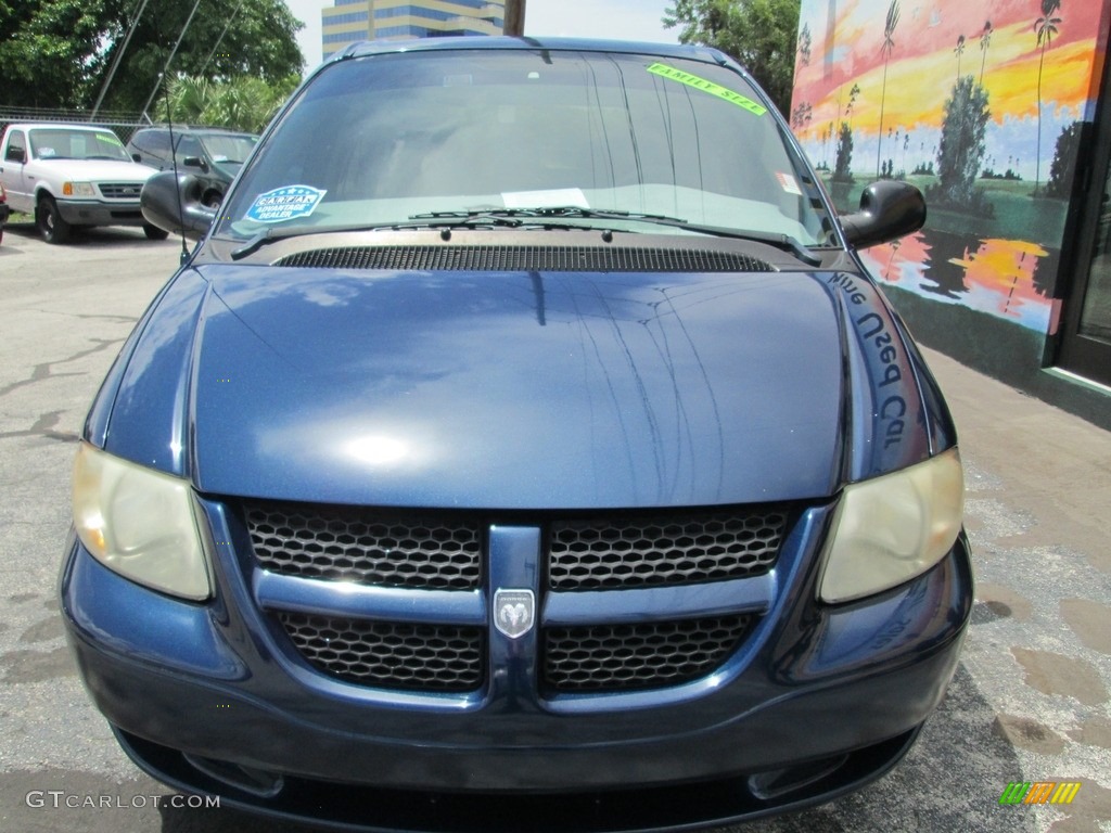 2002 Caravan SE - Patriot Blue Pearl / Sandstone photo #5