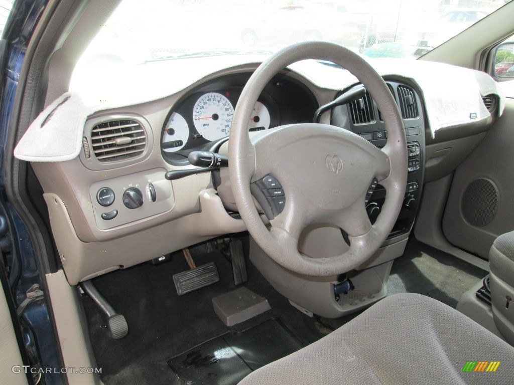 2002 Caravan SE - Patriot Blue Pearl / Sandstone photo #10