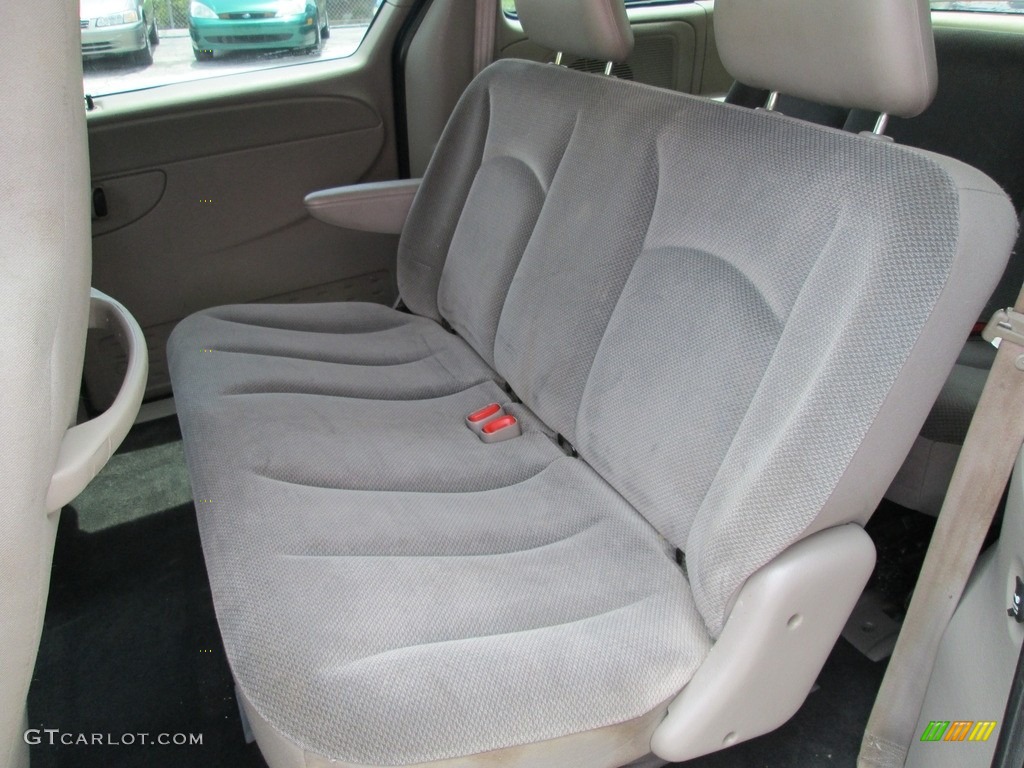 2002 Caravan SE - Patriot Blue Pearl / Sandstone photo #13