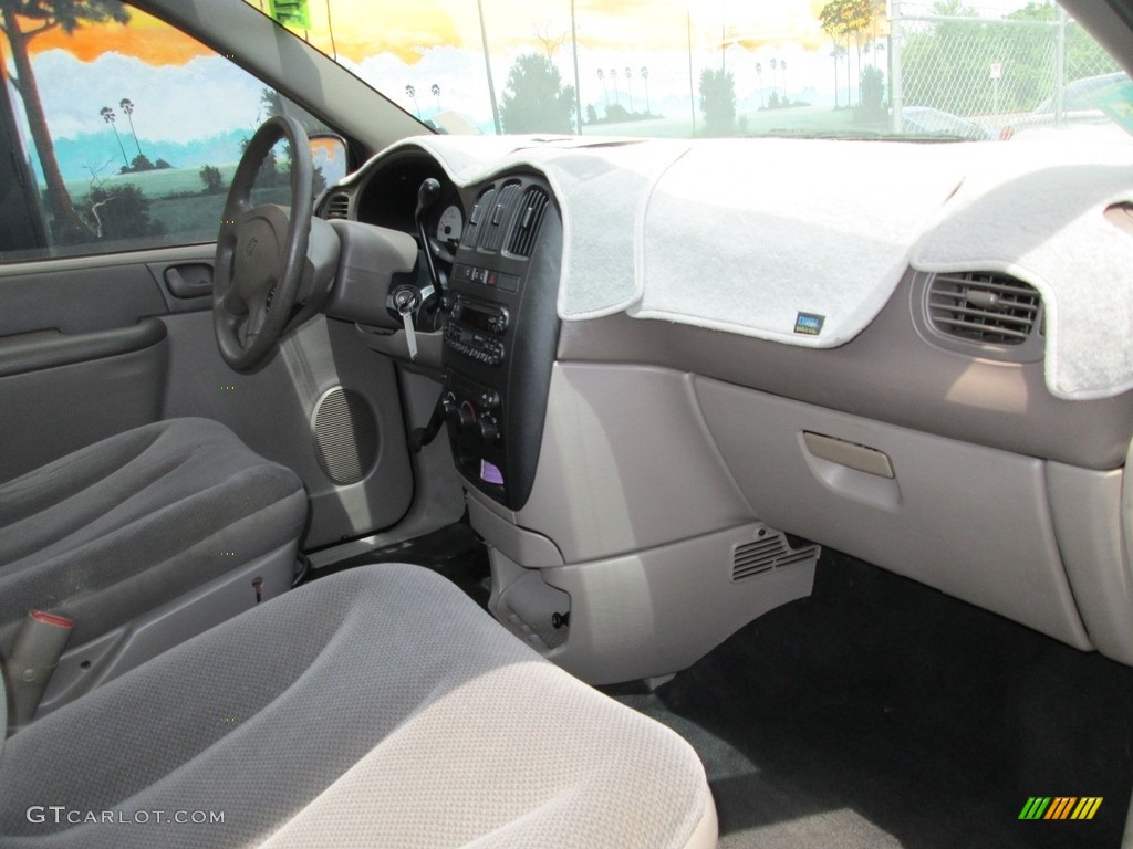 2002 Caravan SE - Patriot Blue Pearl / Sandstone photo #17