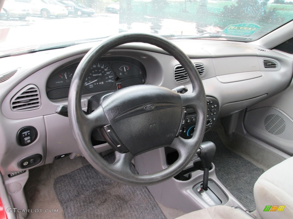 2002 Escort SE Sedan - Bright Red / Medium Graphite photo #11