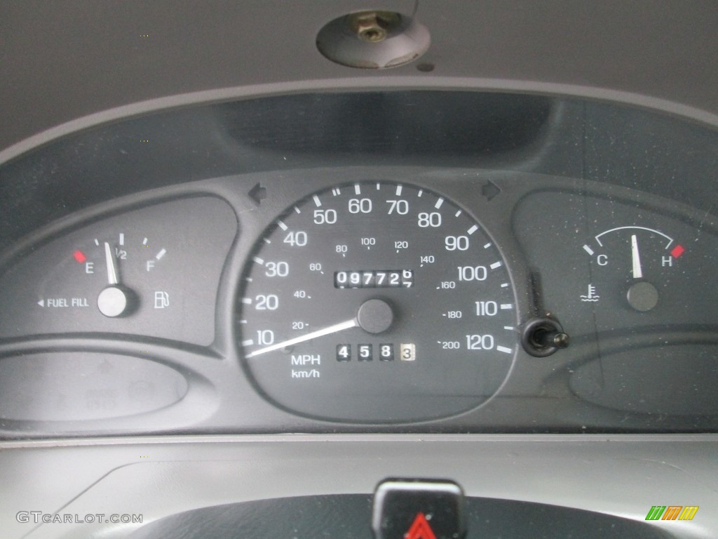 2002 Escort SE Sedan - Bright Red / Medium Graphite photo #23
