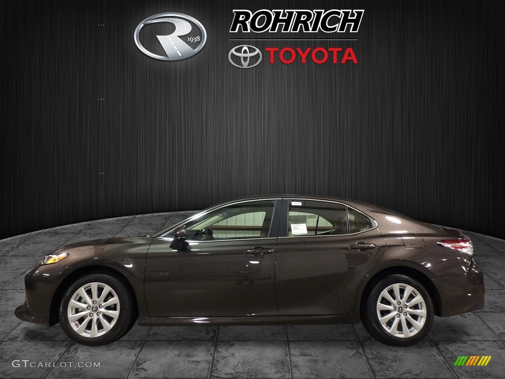 2018 Camry LE - Brownstone / Macadamia photo #3