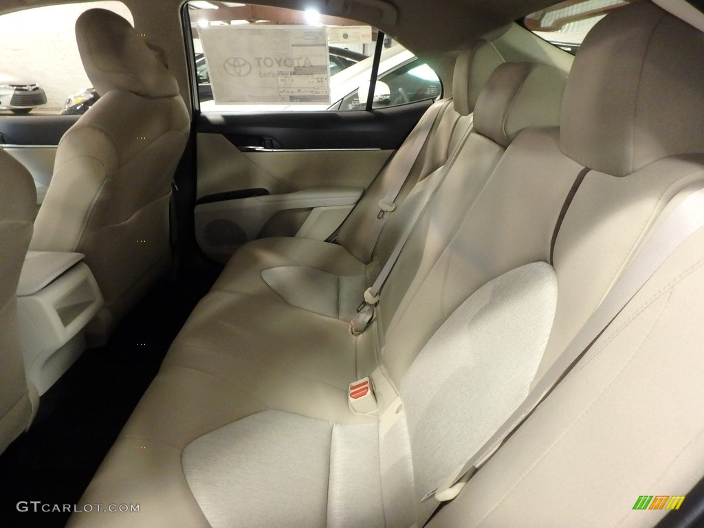 2018 Camry LE - Brownstone / Macadamia photo #7