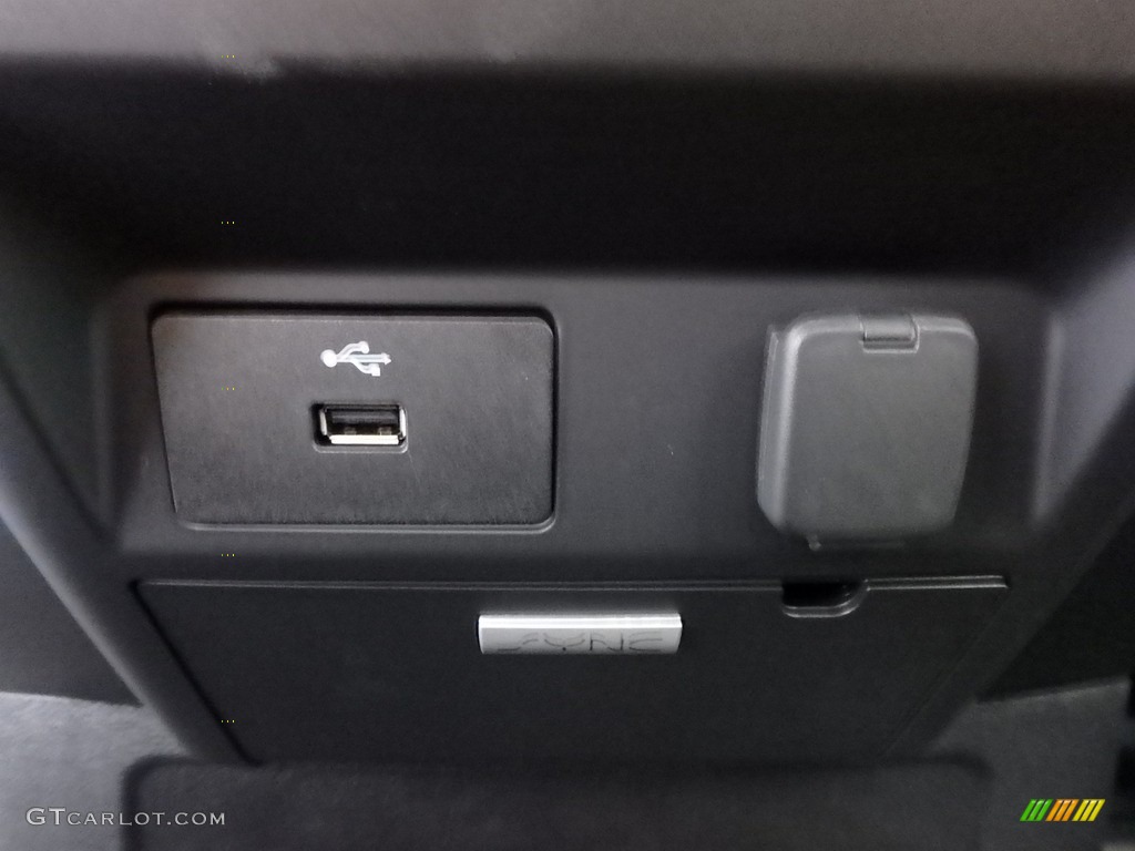 2017 F150 XL Regular Cab 4x4 - Oxford White / Earth Gray photo #13