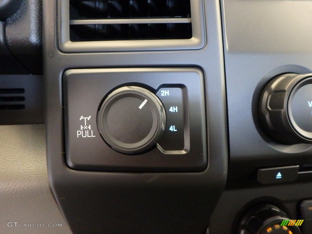 2017 F150 XL Regular Cab 4x4 - Oxford White / Earth Gray photo #14