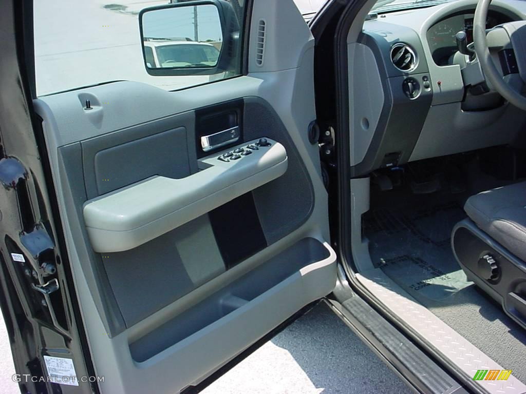 2006 F150 XLT SuperCrew - Black / Medium/Dark Flint photo #10
