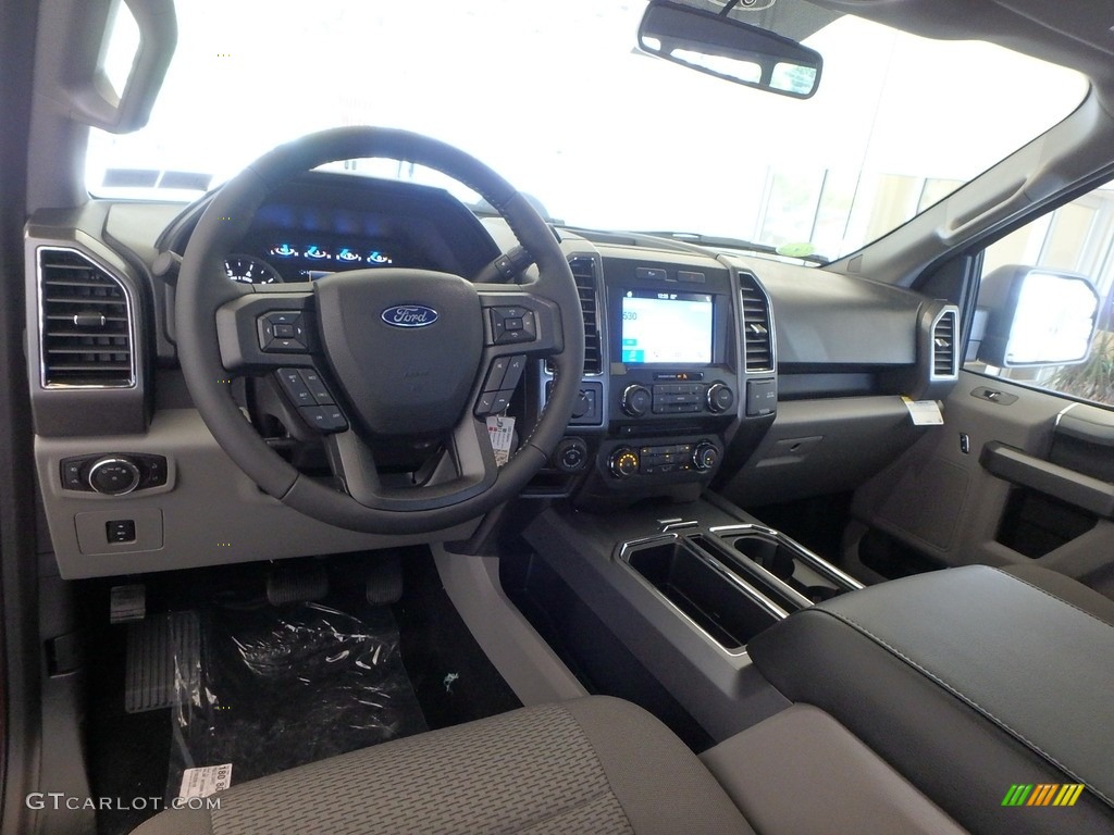 2017 F150 XLT SuperCab 4x4 - Ruby Red / Earth Gray photo #8