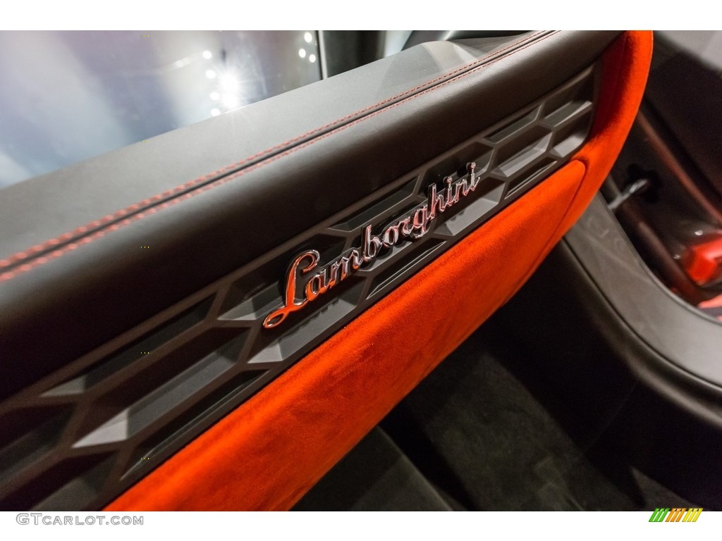 2015 Lamborghini Huracan LP 610-4 Marks and Logos Photo #121813867