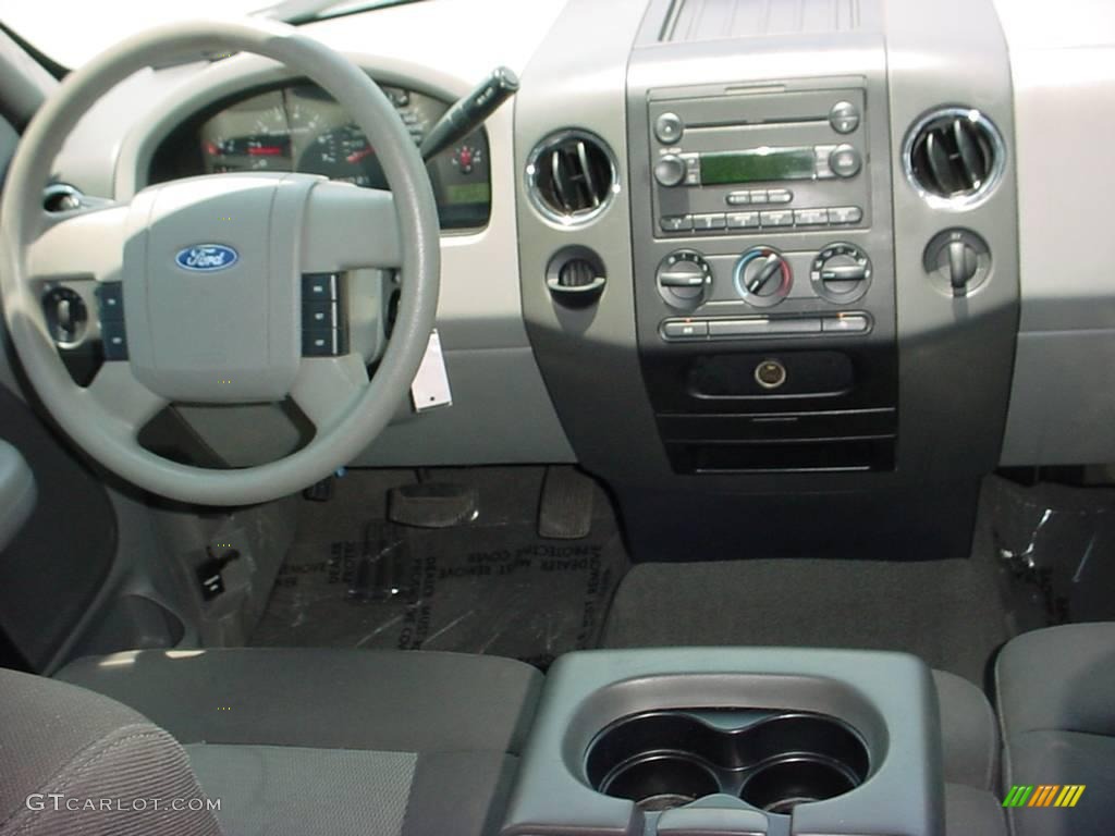 2006 F150 XLT SuperCrew - Black / Medium/Dark Flint photo #14