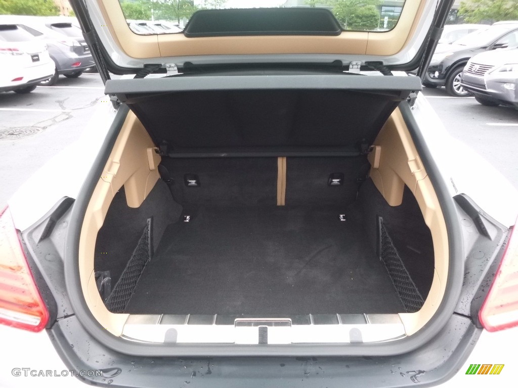 2015 Porsche Panamera 4 Trunk Photos