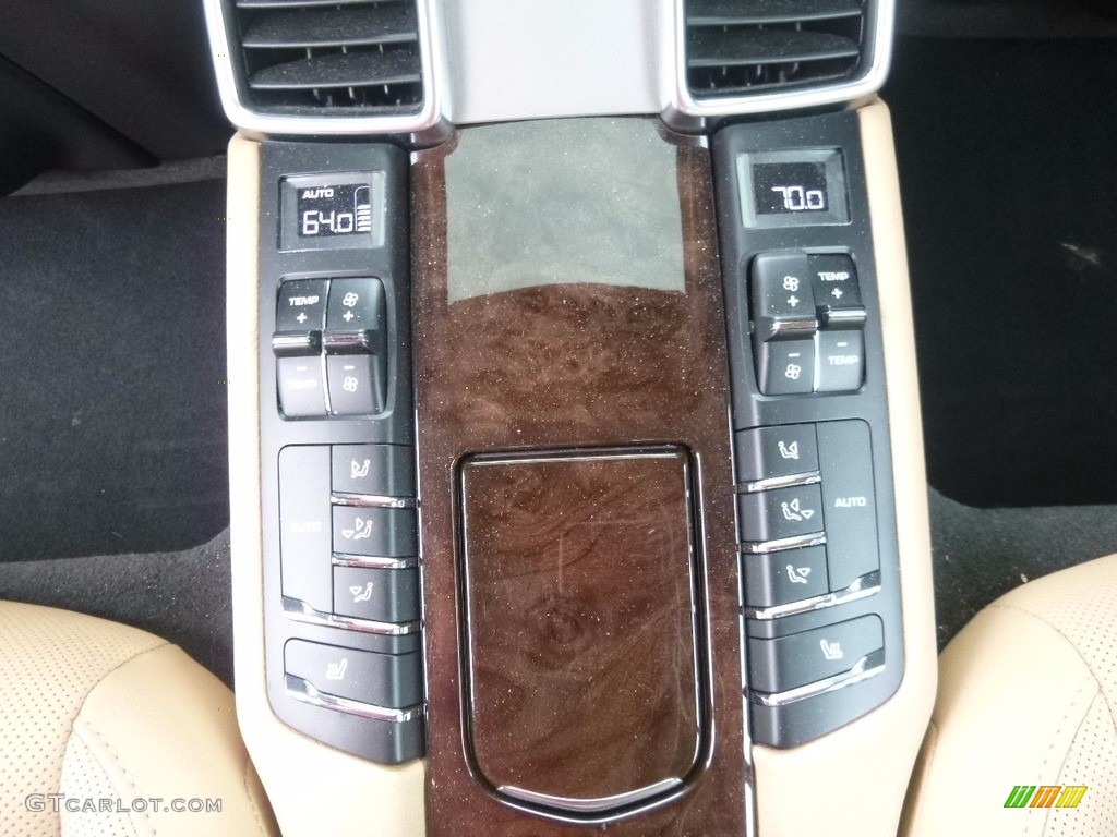 2015 Porsche Panamera 4 Controls Photo #121819429