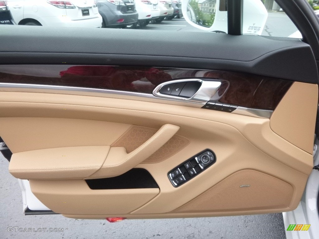 2015 Porsche Panamera 4 Door Panel Photos