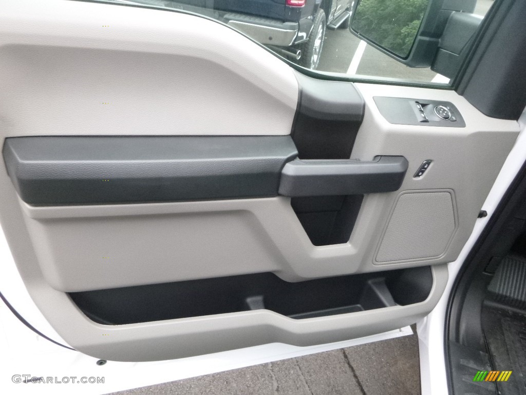 2017 F150 XL Regular Cab 4x4 - Oxford White / Earth Gray photo #11